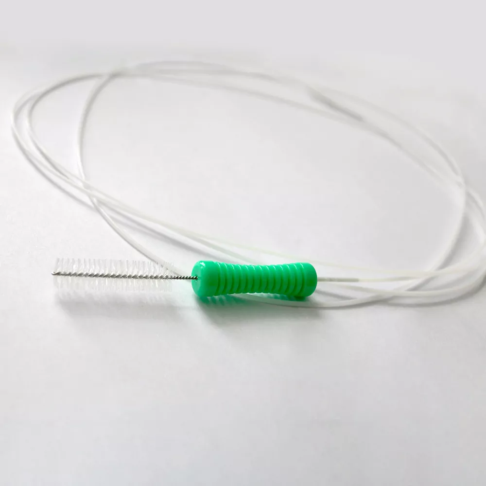Comment une brosse de nettoyage pour bronchoscope permet-elle un retraitement plus sûr et plus efficace des endoscopes ?