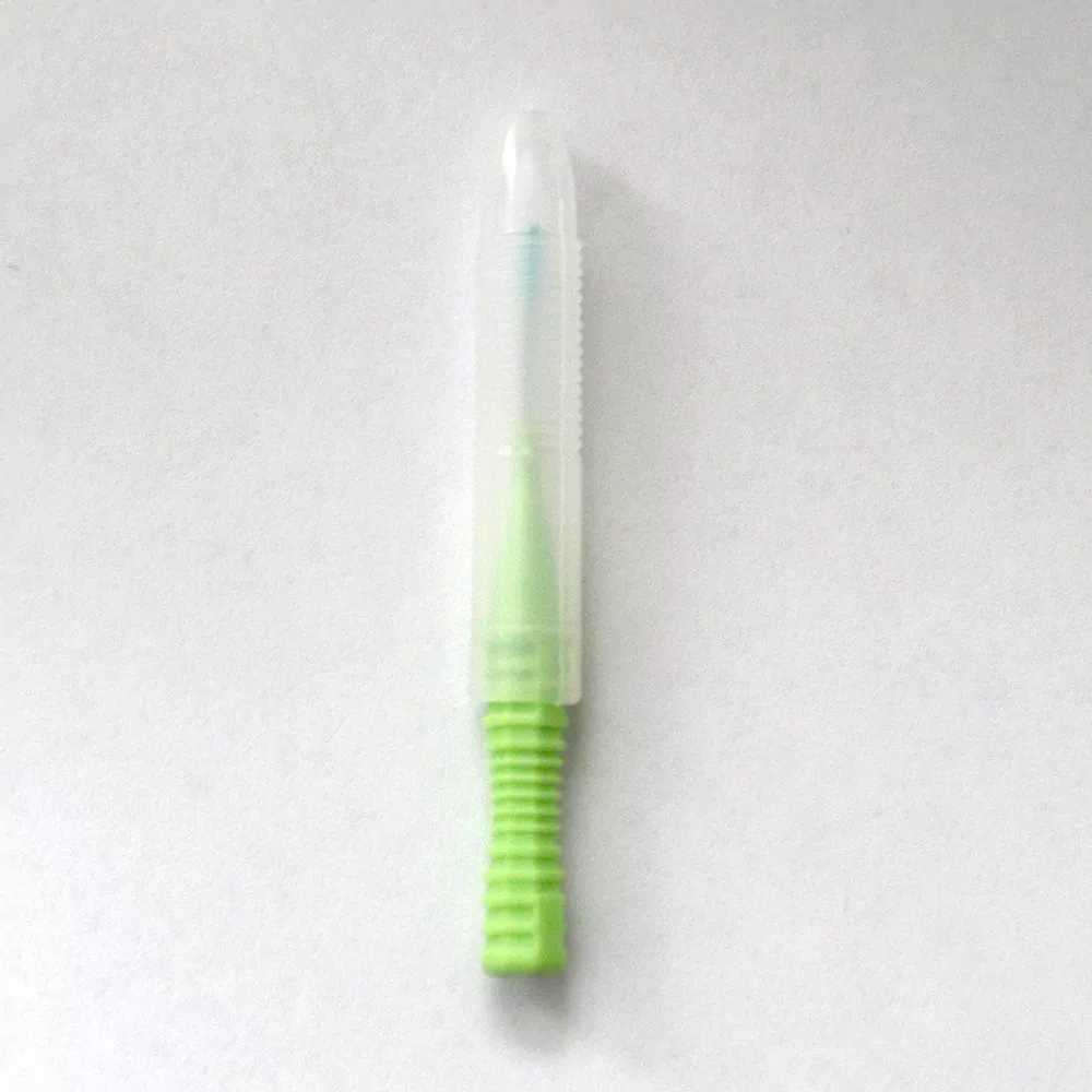 Brosse à fil dentaire